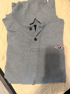 Hollister Men’s Heather Gray Polo with Red Logo